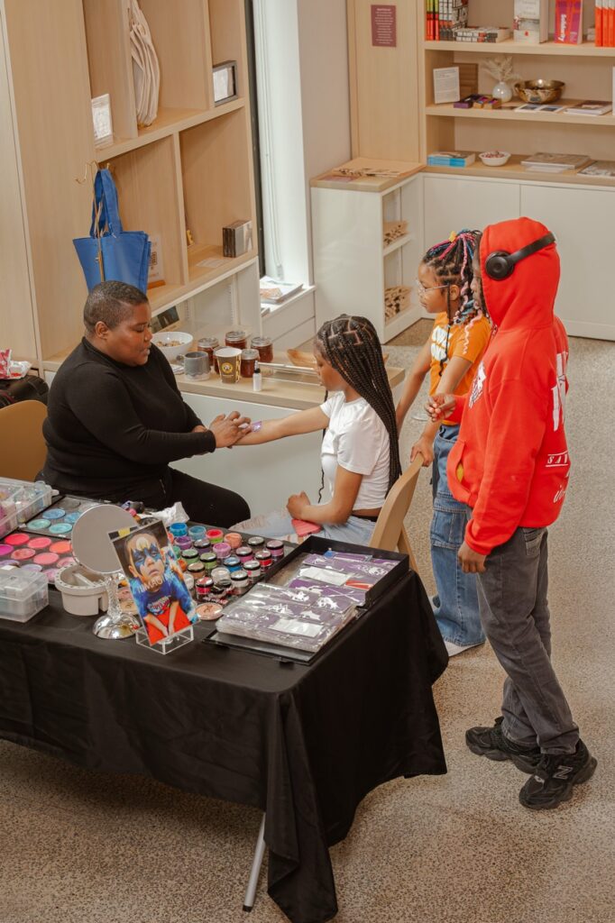 Iiimagine face painting station
